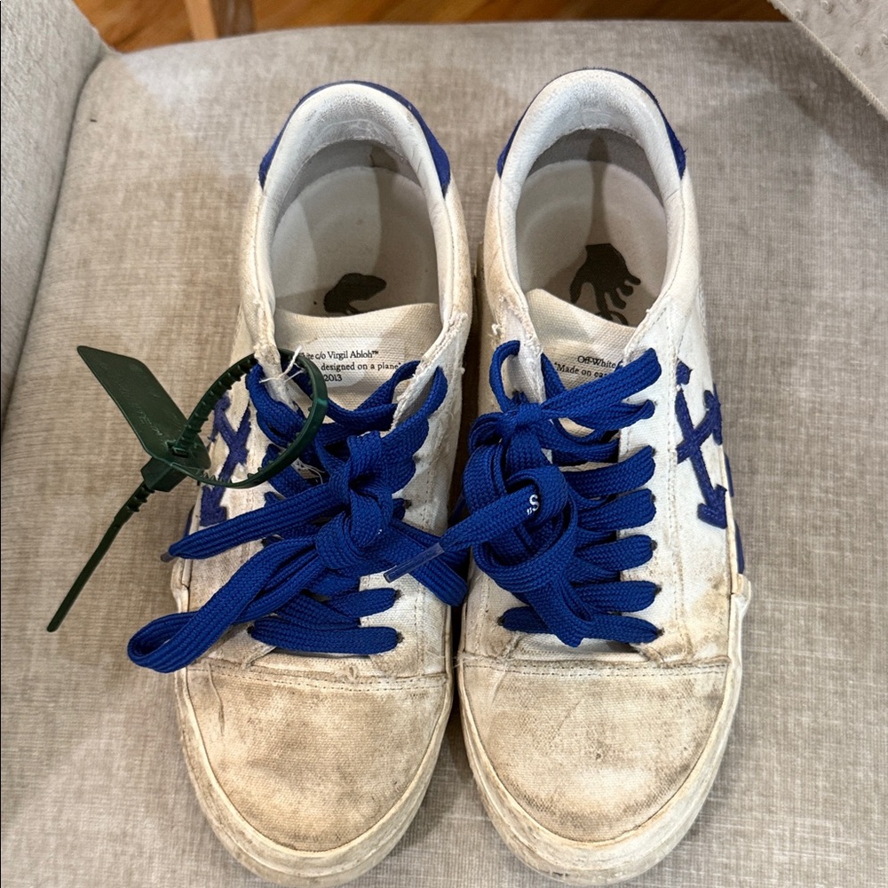 Used Off-White-Low Vulcanized Sneaker